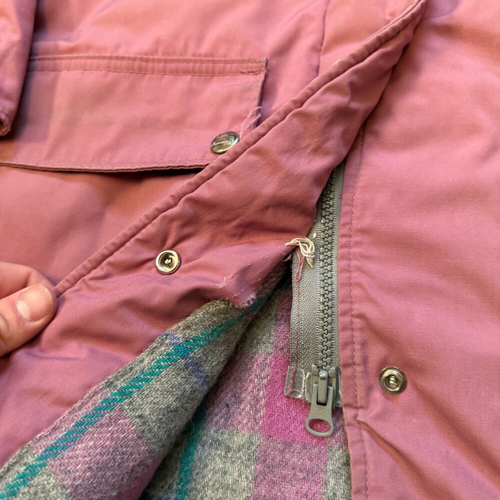 Women's Vintage 80's Woolrich Pink Flannel Lined Parka Jacket Coat Sz Medium VTG - Picture 8 of 11
